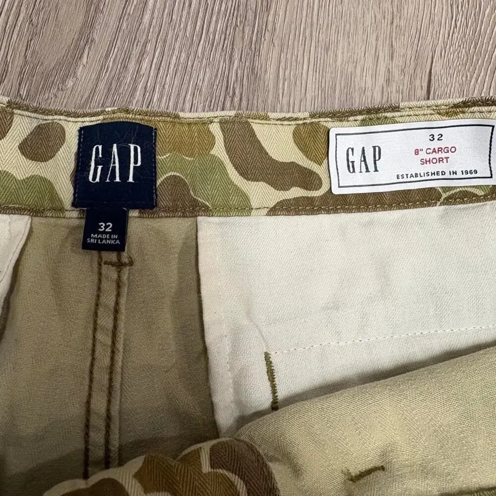 Vintage gap camouflage cargo shorts